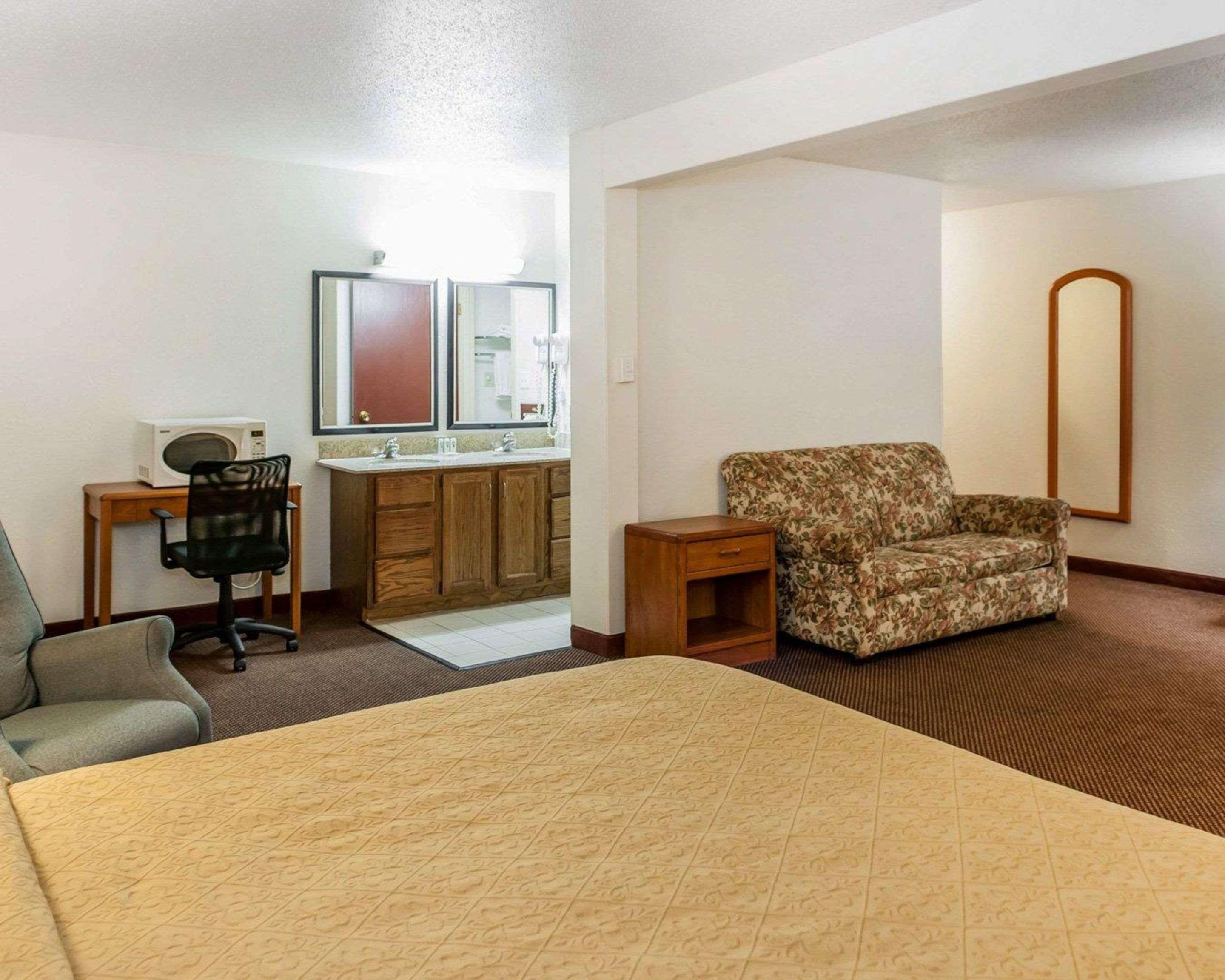 Quality Inn South Indianapolis Exterior photo